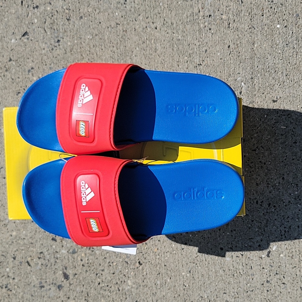 NEW ADIDAS LEGO SLIDES SIZE 2